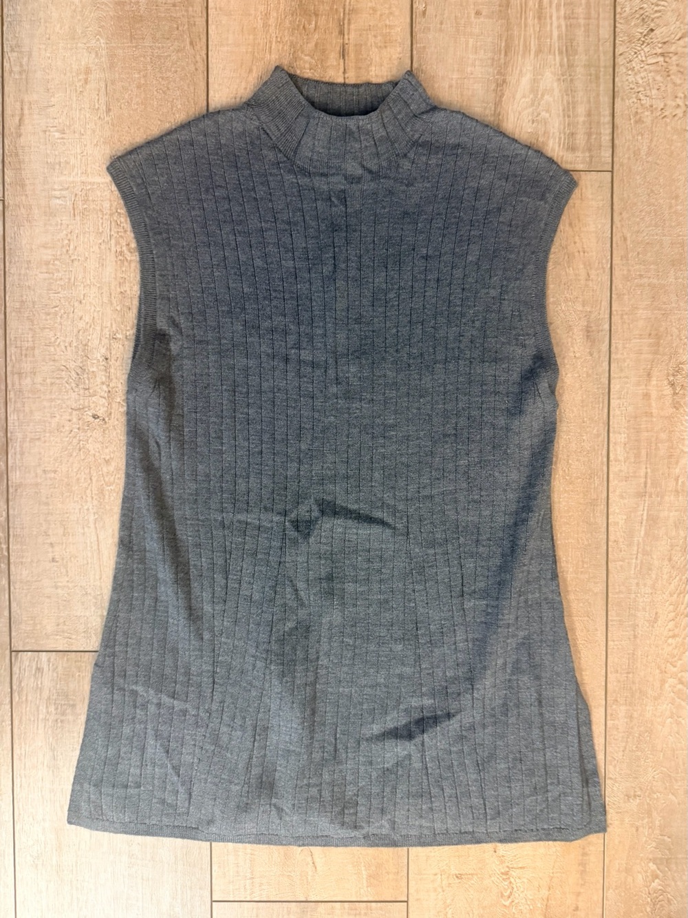Banana Republic Gray Ribbed Mock Neck Sleeveless Tank